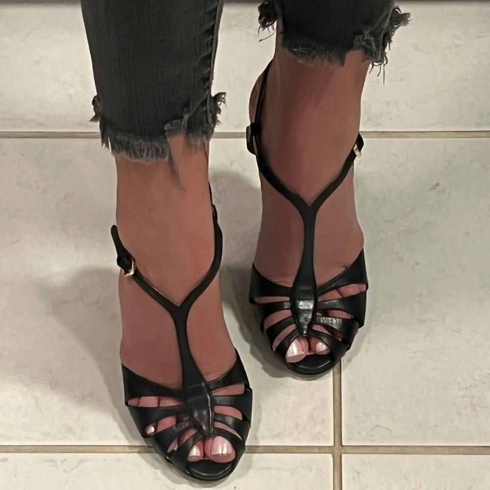 Sergio Rossi t-strap peep toe shoes size 37